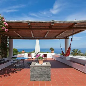 Villa E Strombolicchio, Stromboli